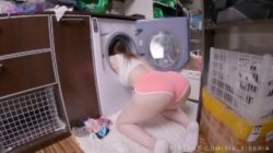 วัยรุ่นสาวรัสเซียตูดสวย หัวติเครื่องซักผ้า โดนลูกค้าคนอื่นมาฉวยโอกาส washing machine 
