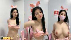 คลิปหลุด Mlive น้องกระต่ายหีชมพู เน็ตไอดอลไทยนมตูม ค่อยๆถอดโชว์ทีละนิด เขี้ยหีเสียวครางดัง หีสวยแคมชมพูน้ำหอยไหลเยิ้มเลย