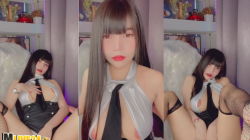 คลิปหลุด Mlive เธอชื่อน้องแตงโม ทำไมมันใหญ่ขนาดนี้ tangmoinin สาวหน้าหมวยเปิดเต้านมโตๆ 500cc นั้งเบ็ดหีที่เก้าอี้เกมส์มิ่ง