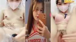 คลิปหลุดMlive NIW IDX-85171057 สาวดัดฟันน่ารักผิวขาว มาไลฟ์สดโชว์หีในห้องน้ำ นั่งแหวกโชว์แล้วโกนขนหน้ากล้องหีเนียนอมชมพูน่าเย็ด